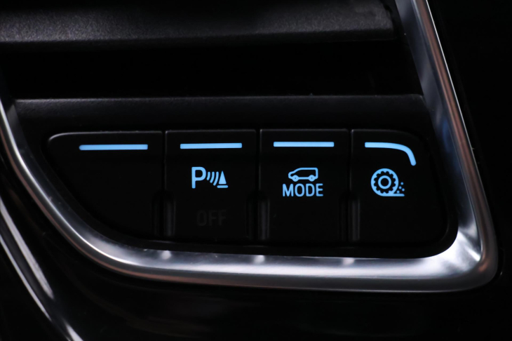 Ford Tourneo Custom 2,0 mHEV Titanium 8-Míst CZ