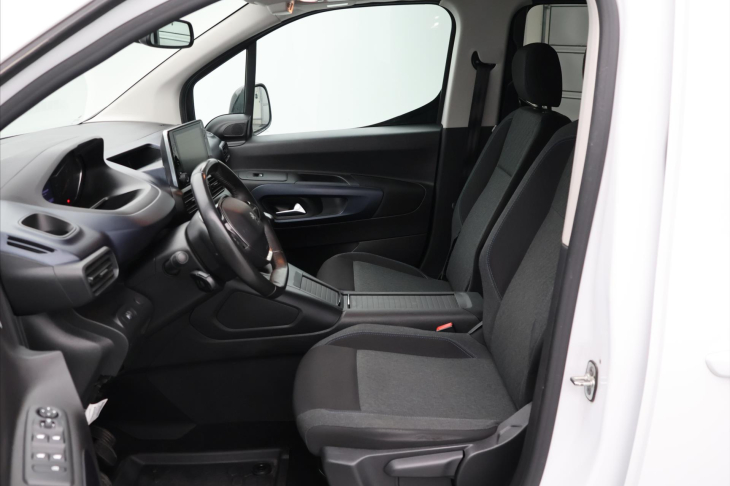 Peugeot Rifter 1,5 HDi 130k Allure tažné DPH
