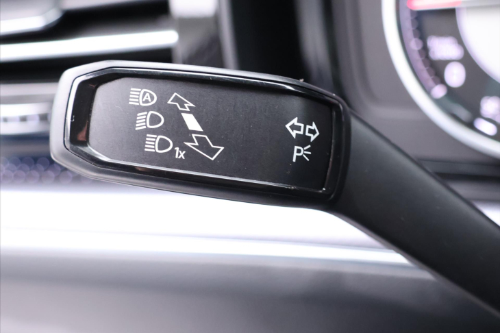 Volkswagen Touareg 3,0 TDI 210kW R-Line Tiptronic CZ DPH