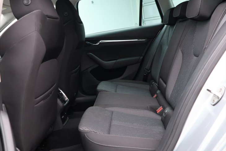 Škoda Octavia 2,0 TDI 110kW DSG Style 4x4 CZ