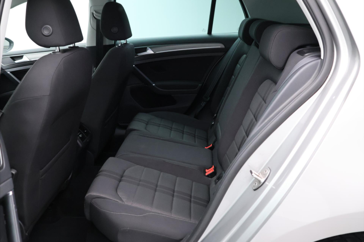 Volkswagen Golf 1,2 TSI Xenon Serv.kniha