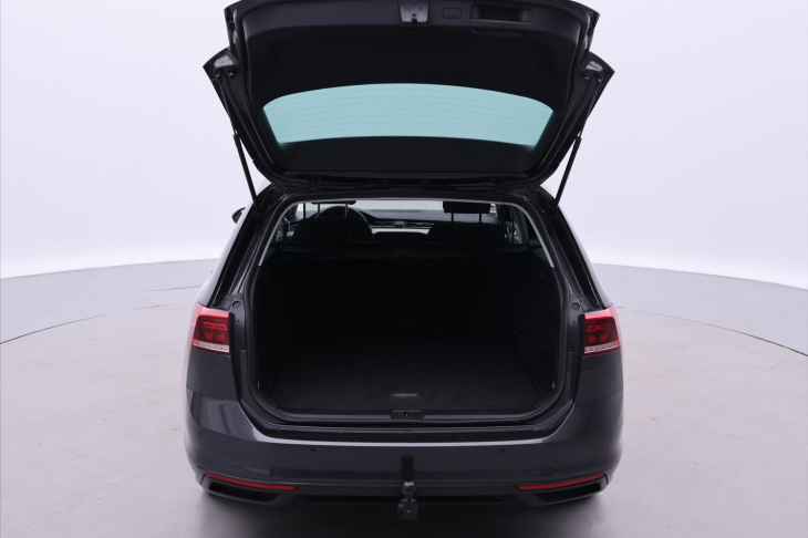 Volkswagen Passat 2,0 TDI 110kW DSG Navi DPH