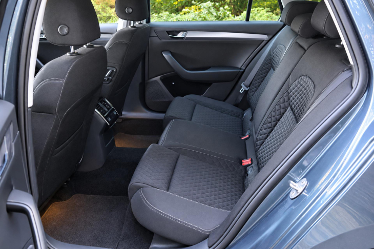 Škoda Superb 2,0 TDI DSG 110kW Style Navi