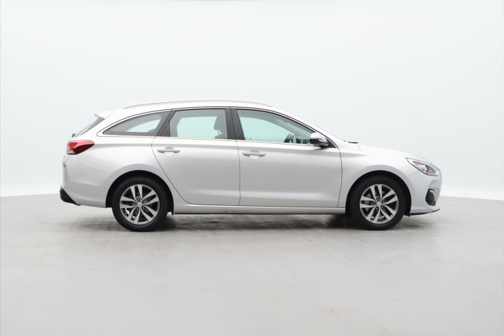 Hyundai i30 1,4 T-GDI 103kW DCT Navi LED