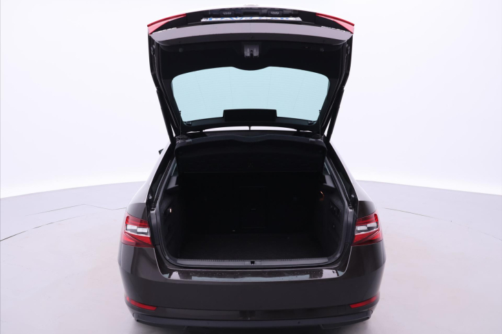 Škoda Superb 2,0 TDI 110kW Style CZ