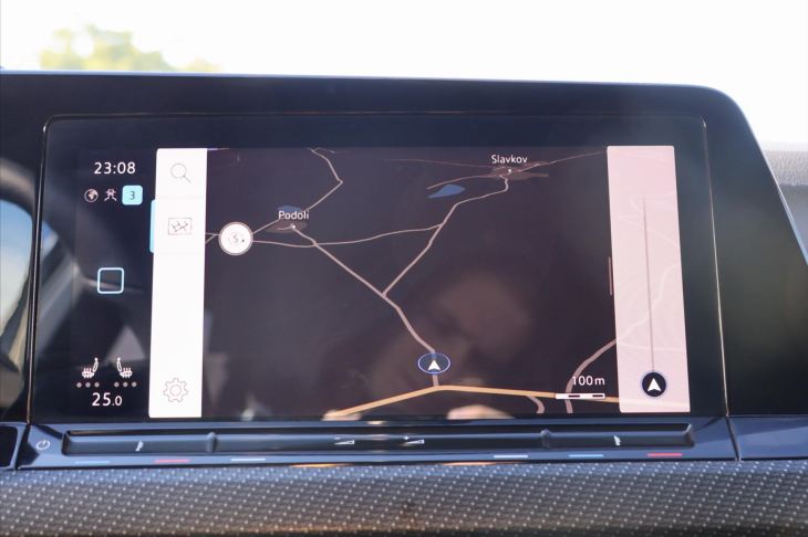 Volkswagen Golf 2,0 TDI R-line DSG Matrix DPH