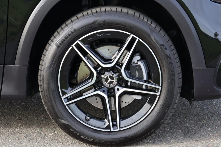 Mercedes-Benz GLB 2,0 200d 4MATIC AMG Premium+