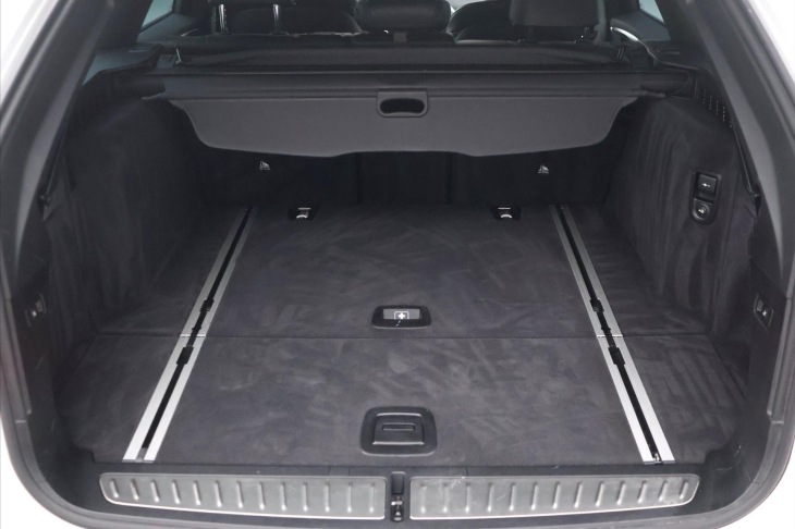BMW Řada 5 3.0 540d 250kW xDrive CZ DPH