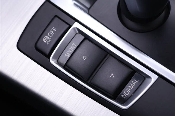 BMW X3 2,0 20d 135kW Xdrive Panorama