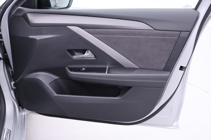 Opel Astra 1,2 96 kW Ultimate ST CZ TZ