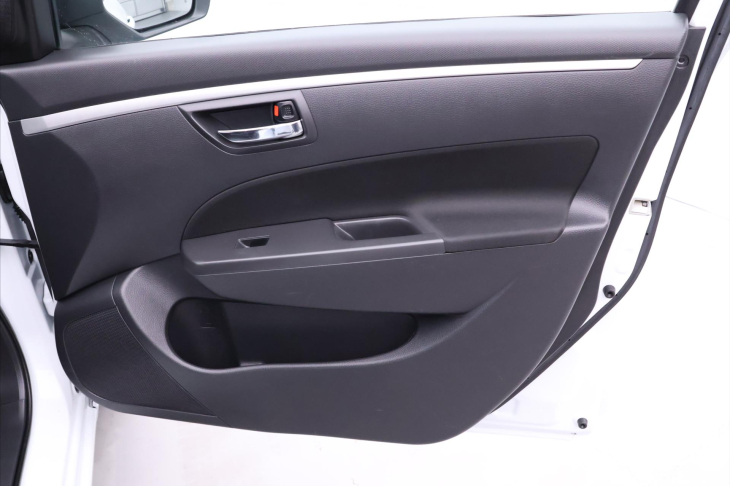 Suzuki Swift 1,2 VVT 66kW Klimatizace 1.Maj