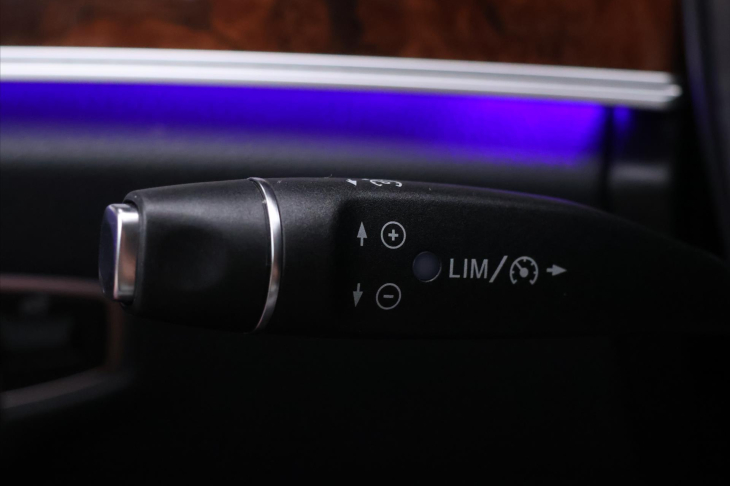 Mercedes-Benz Třídy E 2,0 220d 143kW 4Matic Aut. LED