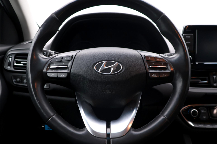 Hyundai i30 1,6 CRDi 85kW Smart LED CZ