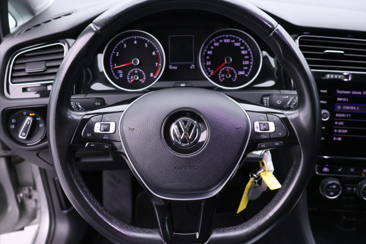 Volkswagen Golf 1,4 TSI 92kW Highline LED 1.Maj