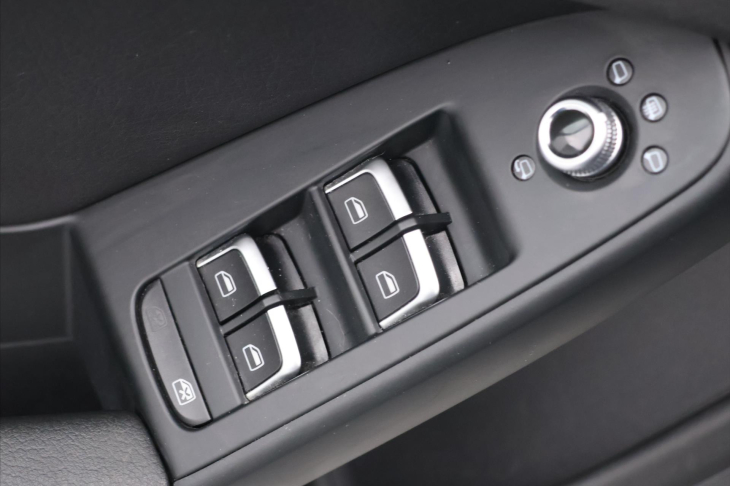 Audi A4 2,0 TDi 100kW Kůže Pano Navi