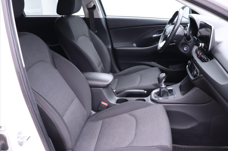 Hyundai i30 1,5 T-GDI 117 kW Family Smart Tažné