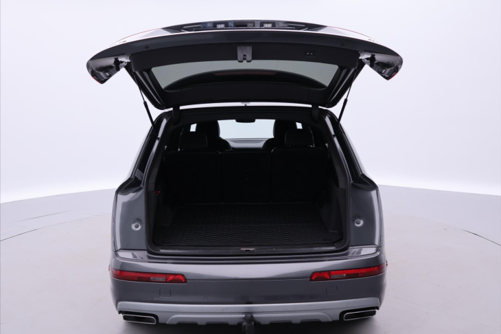Audi Q7 3,0 TDI S-line 7-Míst CZ DPH