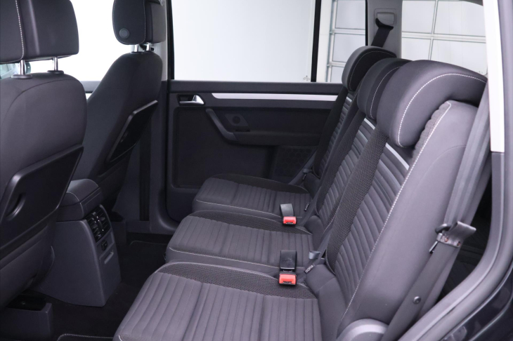 Volkswagen Touran 1,2 TSI Cup 7-Míst Serv.kniha