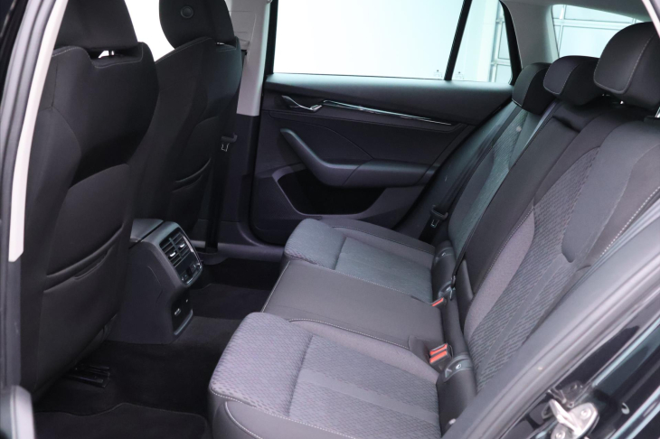 Škoda Octavia 2,0 TDI 110kW DSG Matrix DPH