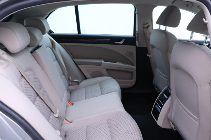 Škoda Superb 2,0 TDI 103kW DSG CZ Elegance