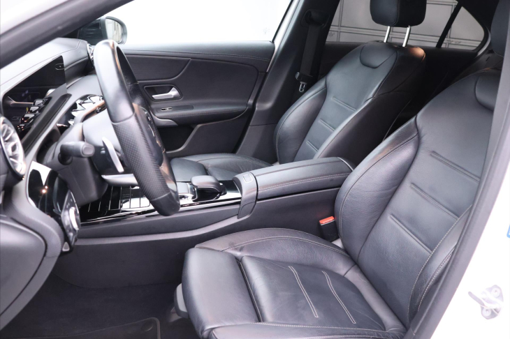 Mercedes-Benz Třídy A 2,0 A220 140kW Aut. AMG-Line