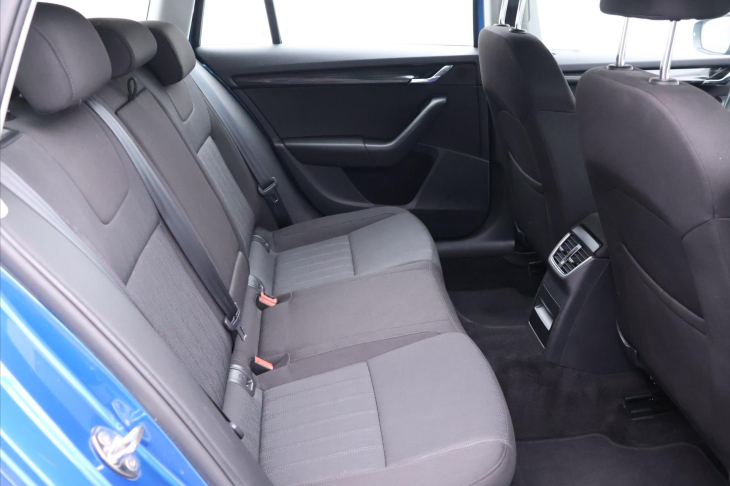 Škoda Octavia 1,6 TDI 85kW Style Tempomat