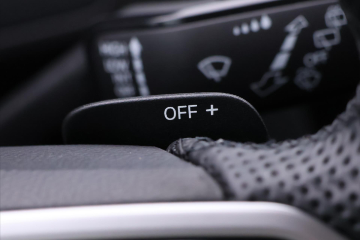 Volkswagen Arteon Shooting Brake 2,0 TSI 140kW DSG R-line HUD