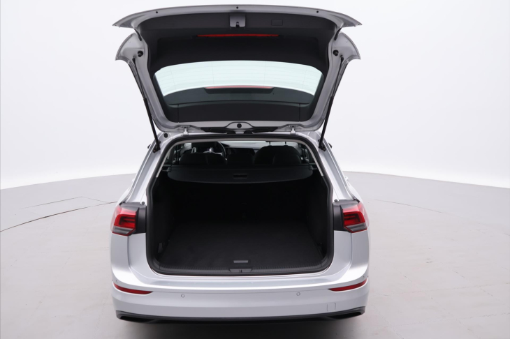 Volkswagen Golf 1.5 TSI EVO 110kW Life DPH CZ