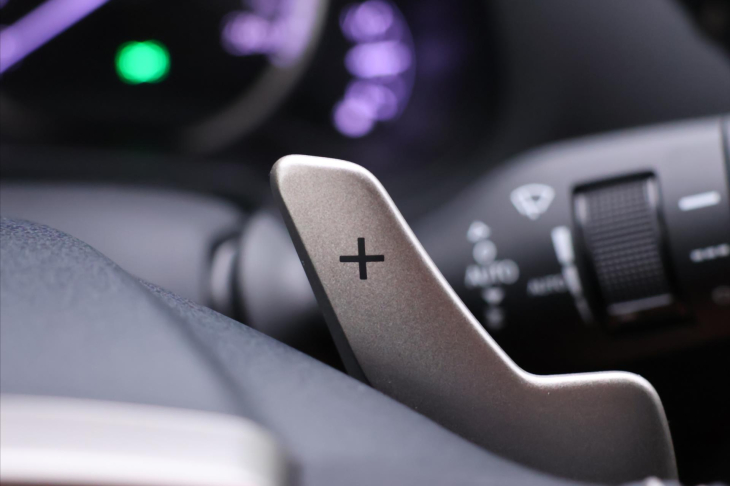 Lexus NX 300h 2,5 4WD 114kW