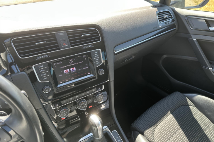 Volkswagen Golf 1,4 TSI 90kW DSG Highline Xenon