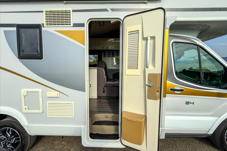 CI Caravans International Ostatní 2.0 CI Magis Plus 84 CZ DPH obytný automobil