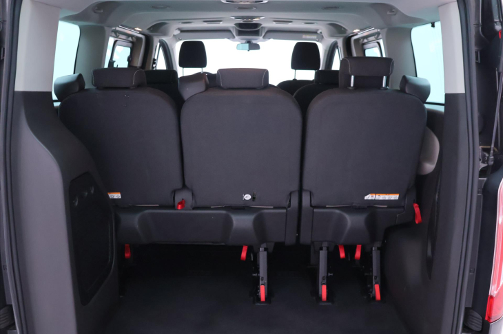 Ford Tourneo Custom 2,2 TDCI 114kW Titanium 8-Míst