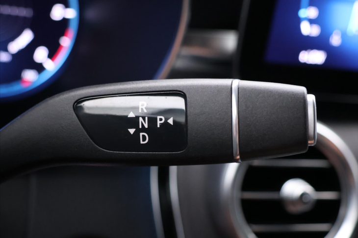 Mercedes-Benz GLC 2,0 300d 180kW 4Matic