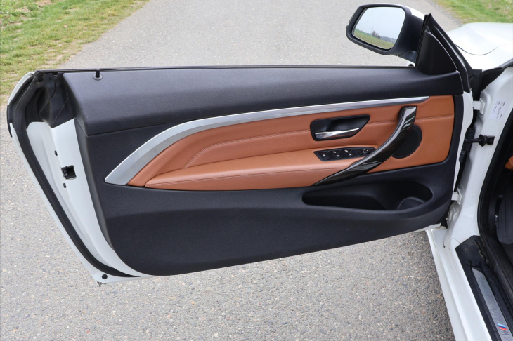 BMW Řada 4 2,0 M-Packet Luxury Cabrio