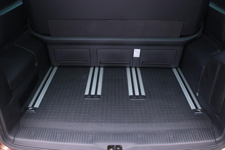 Volkswagen Multivan 2,0 TDI 146kW DSG CZ Long DPH