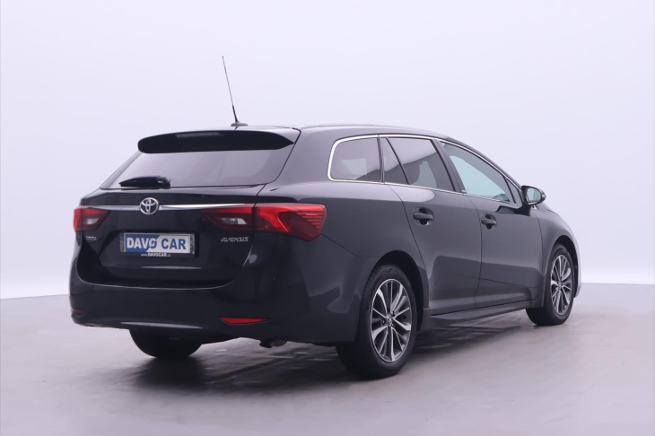 Toyota Avensis 2,0 D-4D 105kW Navi LED Tempo