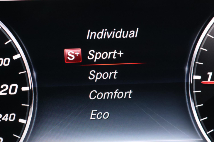 Mercedes-Benz Třídy E 2,0 220d 143kW Aut. CZ