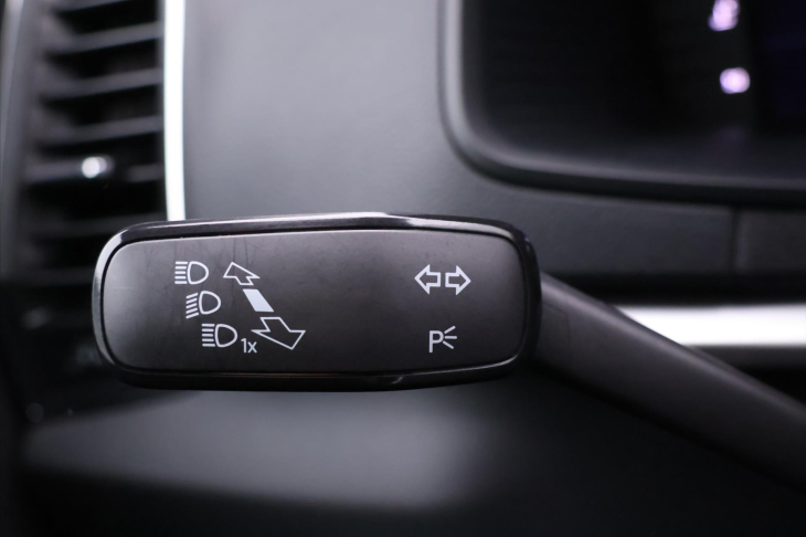 Škoda Karoq 2,0 TDI 85 kW DSG DPH Ambition