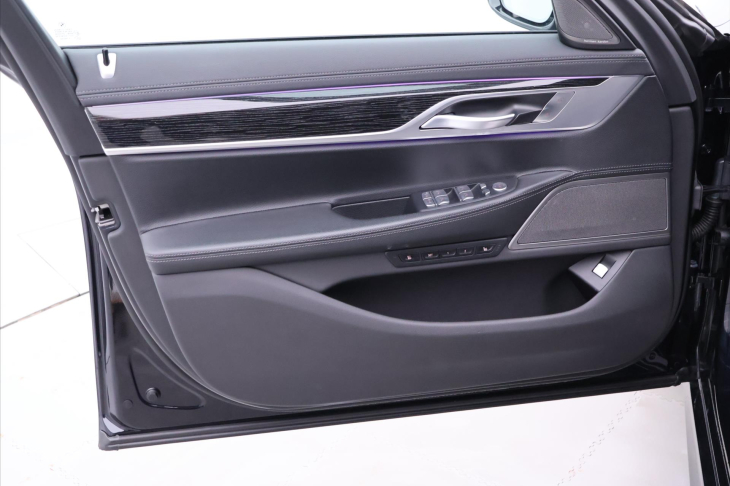 BMW Řada 7 3,0 730d xDrive 210kW M-paket