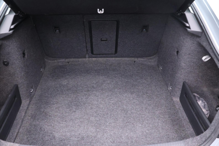 Škoda Octavia 1,4 103 kW AUT Elegance CZ