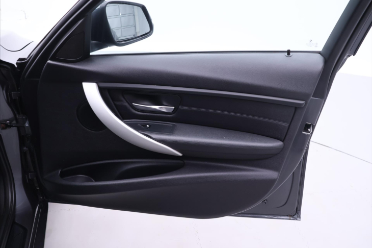BMW Řada 3 2,0 320d 120kW Aut. Xenon Kůže