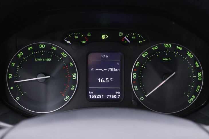 Škoda Octavia 1,6 i 75kW Elegance Tempomat