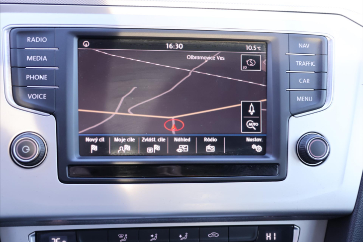 Volkswagen Passat 1,4 TSI 110kW DSG Comfort LED