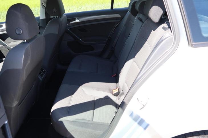 Volkswagen Golf 2,0 TDI 110kW DSG 1.Maj. DPH
