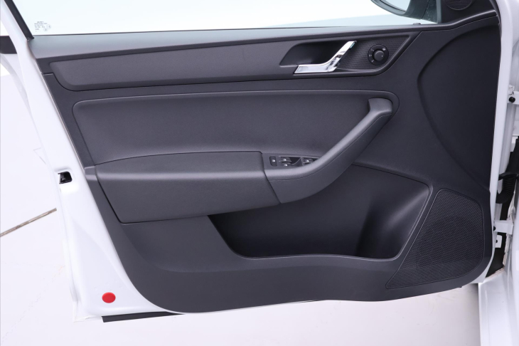 Škoda Rapid 1,2 TSI 81kW Aut.klima Xenon CZ