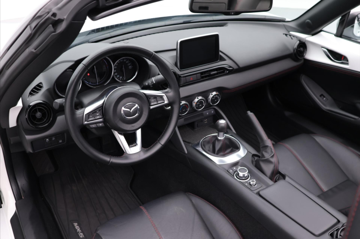 Mazda MX-5 2,0 Skyactiv-G160 118kW Revolution