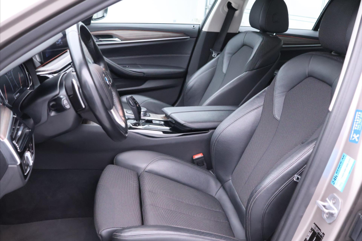 BMW Řada 5 2,0 520d xDrive 140kW