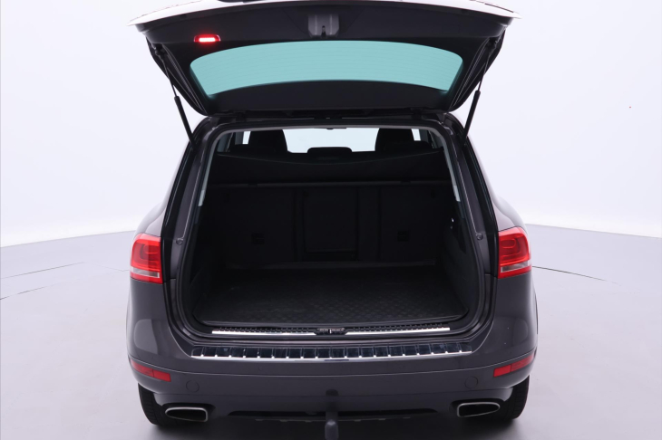 Volkswagen Touareg 3,0 TDI 150kW V6 Kam. Klim. CZ