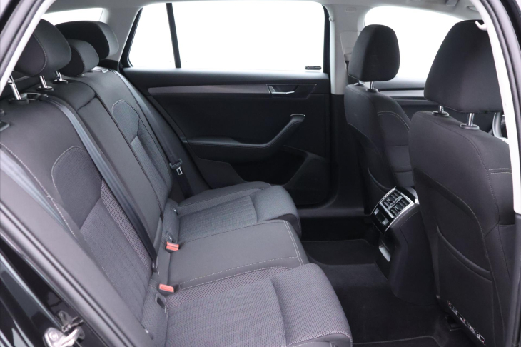 Škoda Superb 2,0 TDi Style 4x4 DSG DPH CZ