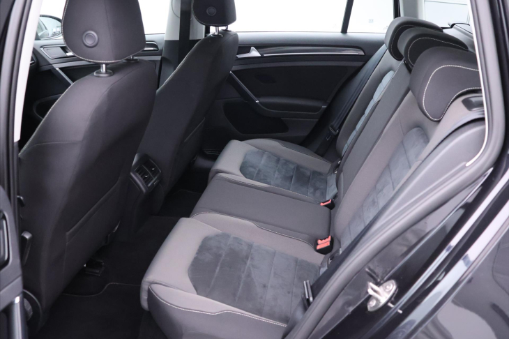 Volkswagen Golf 1,4 TSI Highline Serv.kniha